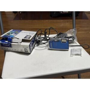 Olympus Tough TG-610 14MP Digital Camera Blue/ 5x Zoom / Waterproof / Read